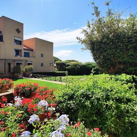 Holiday Homes Marina Apartments Punta Ala Bagian luar foto